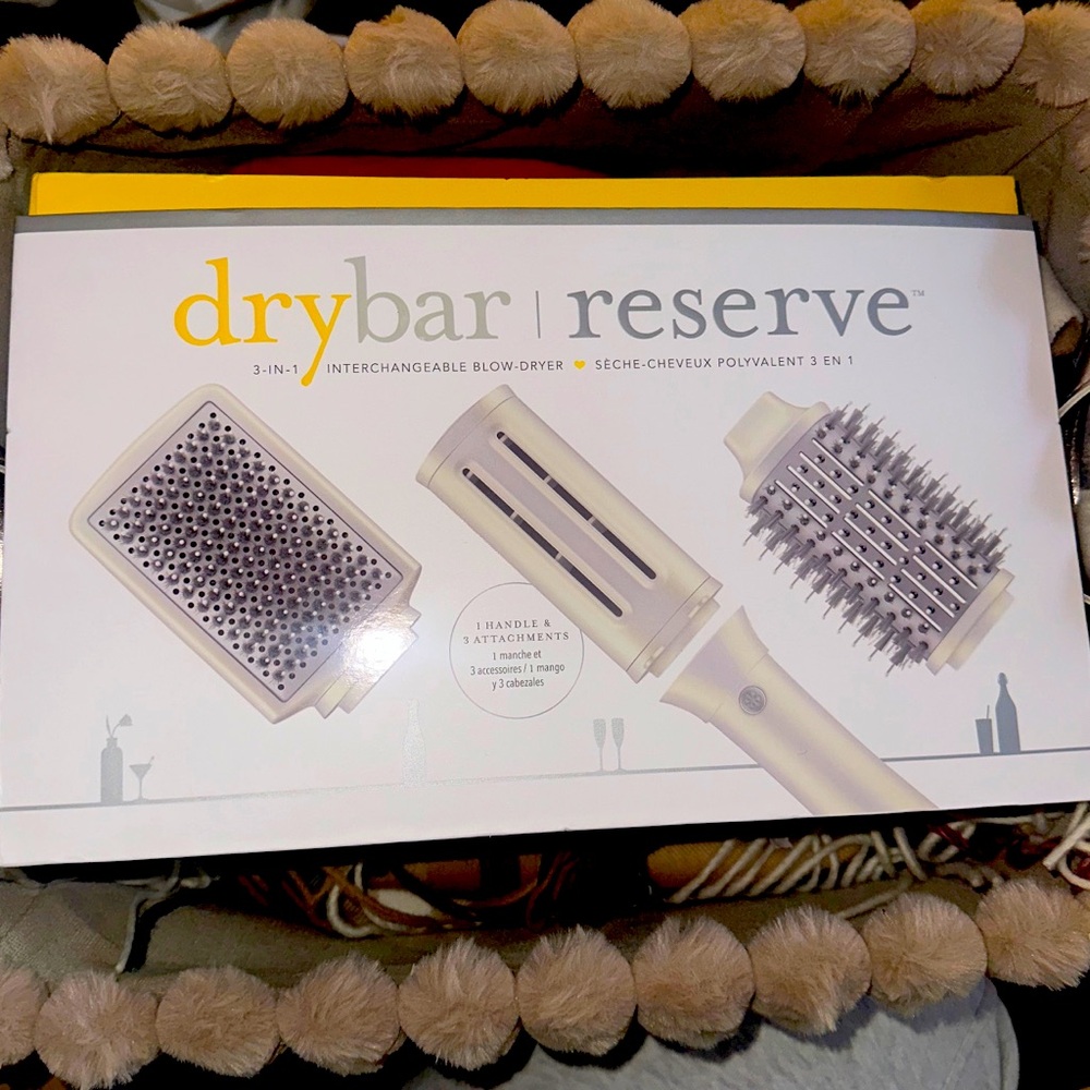NEW Dry Bar Gift Set - Picture 3 of 4